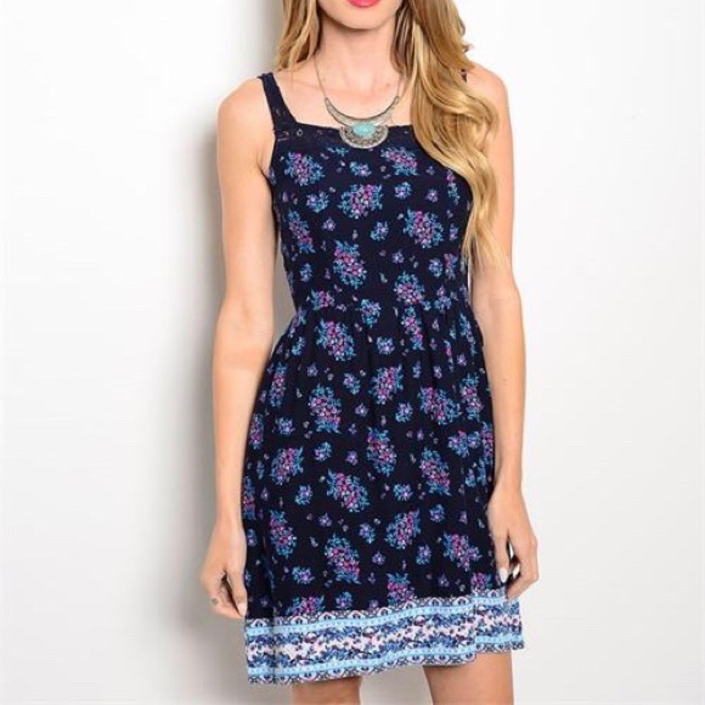 Super Cute Lightweight Floral Fit & Flare Dress!